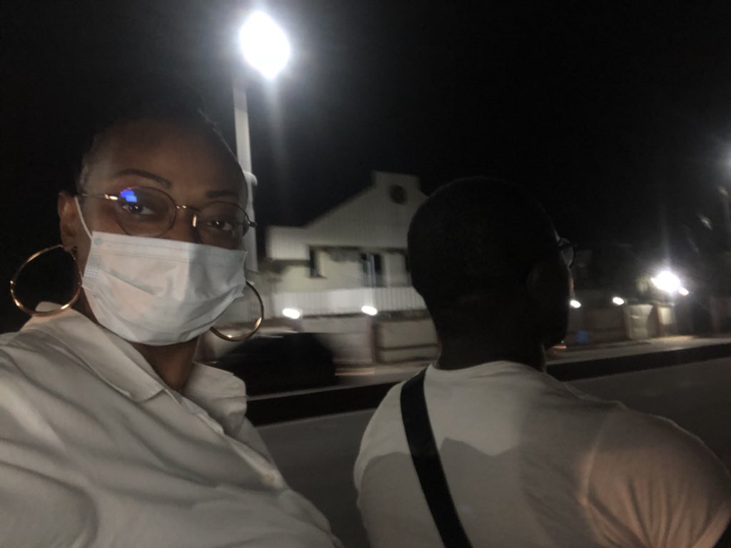 WivineMoleka's tweet photo. 20h47 embouteillage monstre à Kintambo magasin , descendue de voiture j’ai pris le moyennle plus rapide et accessible à savoir le wewa autrement dit moto-taxi... https://t.co/h91gJwEmIG
