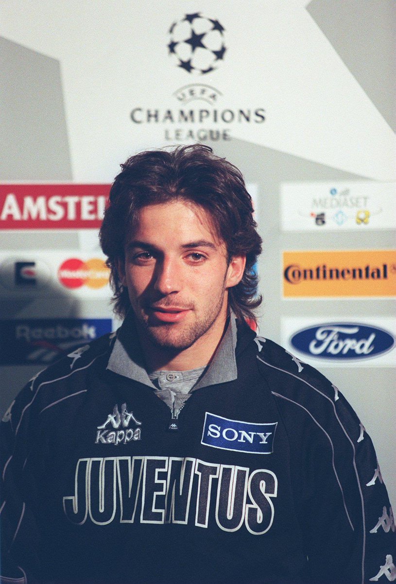 sidneydiogu's tweet photo. One of the best Alessandro Del Piero pictures I have ever seen. https://t.co/jFZ3cj7UGL