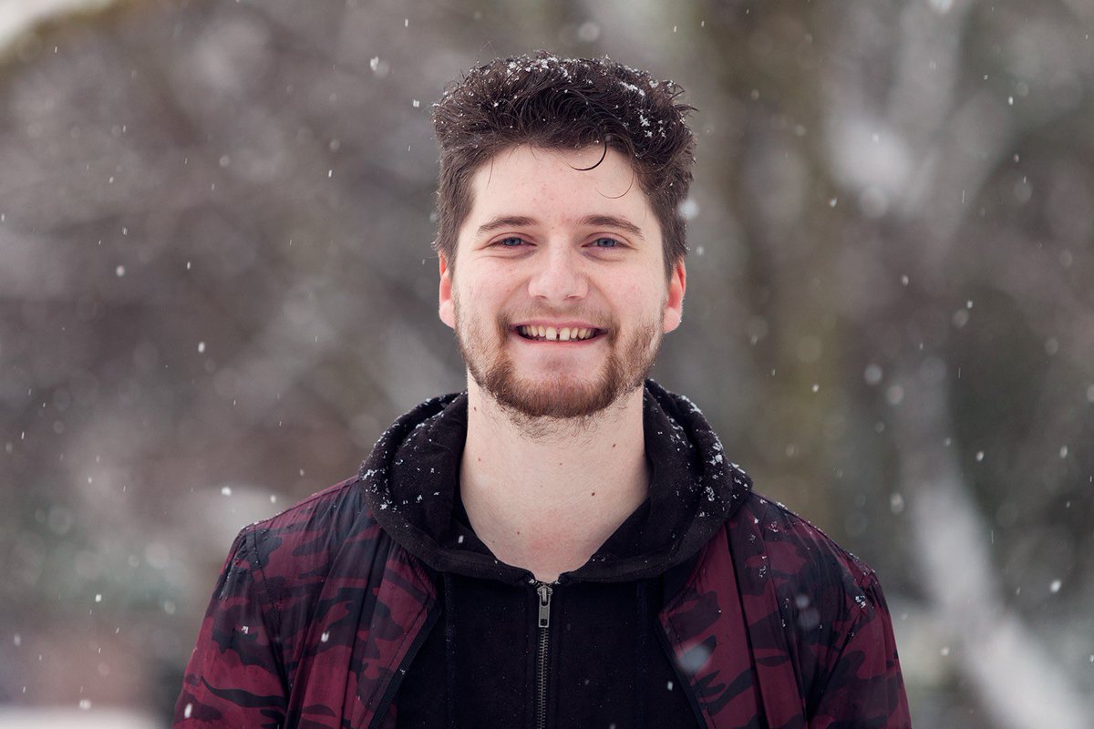 MEET THE TEAM | Ben Strong | Co-founder/Headshots 📸 @StrongHeadshots 

Favourite colour - Green
Favourite drink - Thatchers Haze
Favourite food - Steak