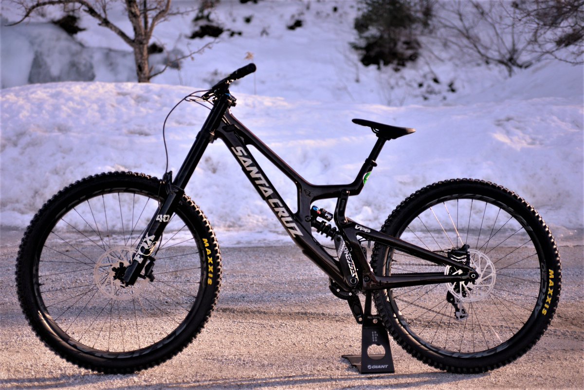 alpinebikeworks's tweet photo. This stunning Santa Cruz V10 downhill bike is sure hard to get your hands on! 
https://t.co/j5K68P2Q2v
Stop in or call 802-773-0000 to snag one for yourself.

#vermontbiking
#SantaCruz 
@santacruzbikes https://t.co/PKTKILokrN