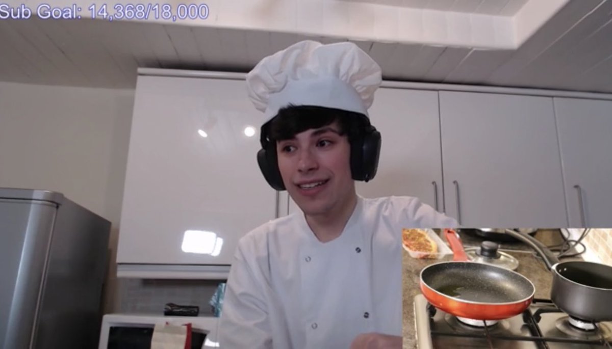 dumptrucka33's tweet photo. @GeorgeNotFound be careful </3 #georgecookingstream #georgecook https://t.co/LtKBrF5J3z