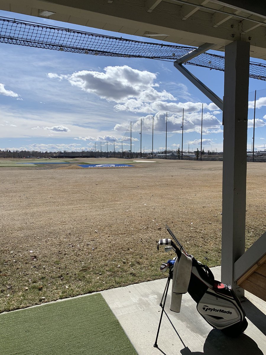 Great day for lessons and saw some familiar faces!  @tylerjfoster Thanks again @GolfProYYC @GolfutureYYC @TaylorMadeGolf @ReimTyme #swingintospring #golf @pgaofalberta @pgaofcanada