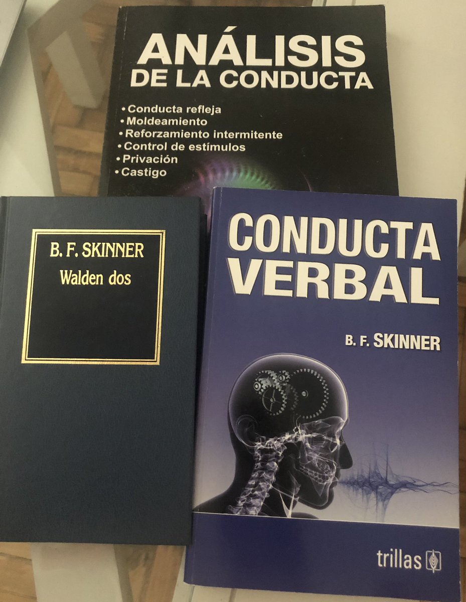 mecolombo's tweet photo. @PsicoConductual Algunas grandes obras que tengo en papel. https://t.co/yz9Ye7vHet