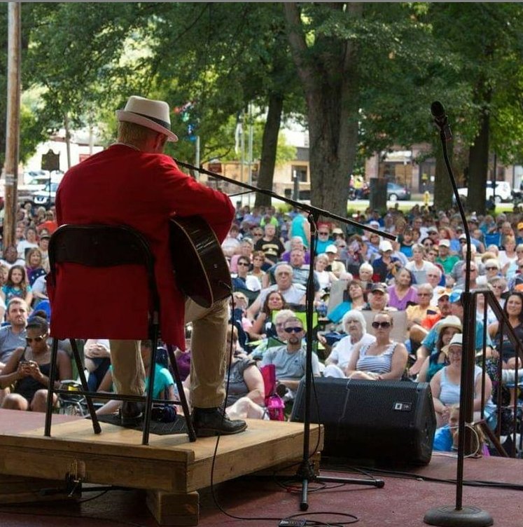 mitchelittler's tweet photo. The new official page for twitter for #redjacketblues #blues #music #rock #red #jacket #onemanband #music https://t.co/vejkUWw6cc