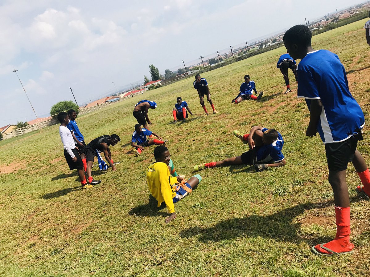 Emdeniyouthdev1's tweet photo. Matchday
⏱10H00
🥅Naledi Sports Complex
👕Under 17
Blue Sky fc vs Emdeni youth/D 
Full-time : 0-2

👕Under 19
⏱Naledi Sports complex 
  Blue sky fc vs Emdeni Youth/D 
Full-time: 1-0
#theberutiboys 
#rfdmovements https://t.co/Sx2NItvKAS