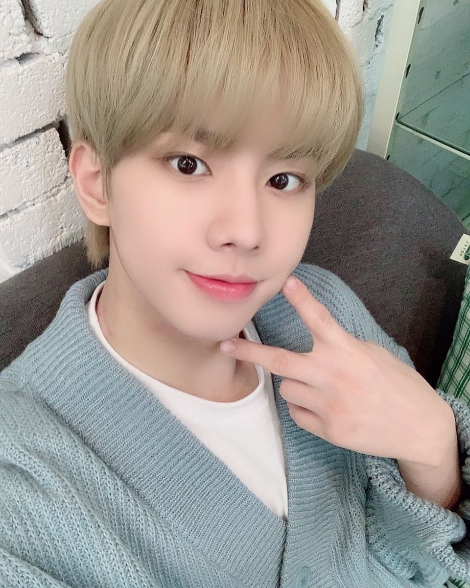 Win stop getting new hair color every time you breath challenge: failed``day 79 of 365``       ``with  #윈  #WIN ``