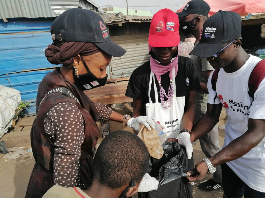 JibrilSJB's tweet photo. Yesterday I joined Kaduna Community Recycling Champions to commemorate the #GlobalRecyclingDay sponsored by @CocaCola_NG and @Areai4Africa ♻️

#AREaixTCCF
#MissionZeroPlastic
#RecyclingHeroes
#RecycleForEducation
#GlobalRecyclingDay https://t.co/BmVVyi2sEA #RecycleForEducation https://t.co/WQe5G2cyTO