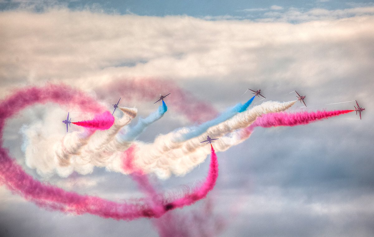 mikesaltsman194's tweet image. Can not wait to meet up with @rickfr01 @coombes_angie @RotorLadyLesley to get some cracking fast jet action in particular #theredarrows @rafredarrows @hangar3BLK @BlackpoolAir #fastjets