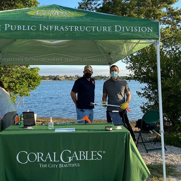 votevincelago's tweet photo. Protecting our environment is extremely important. This morning I took part in #CoralGables' Plogging at Matheson event. Great to see so many volunteers take part in cleaning this park and helping to preserve it for future generations. #RespectForThePast #VisionForTheFuture https://t.co/wxXp75AZ3D
