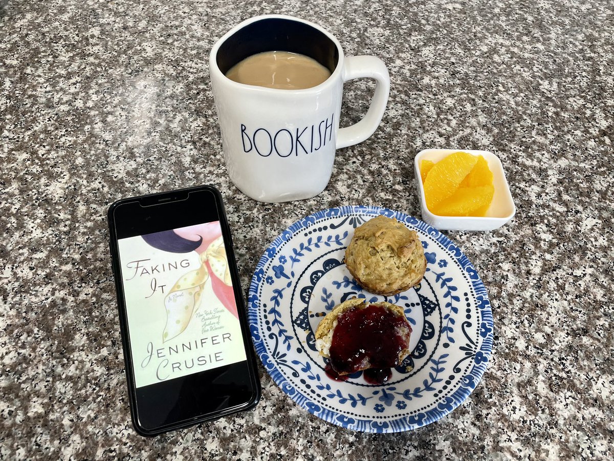 sgitw's tweet photo. For the #GreatRomanceBakeOff and @theLindashow ‘s birthday I decided to make Orange Pineapple Muffins inspired by one of my favorite books of all time- Faking It by @JennyCrusie. #GRBO https://t.co/rcmiYaWn02