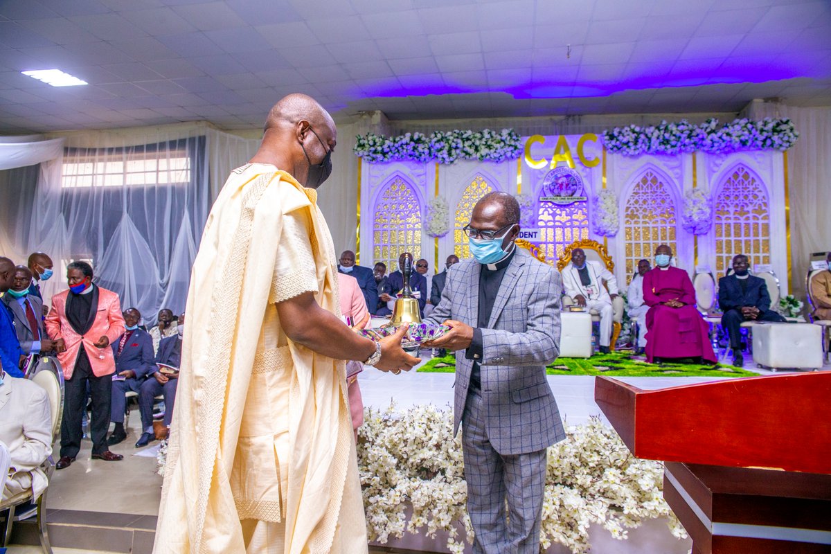 seyimakinde's tweet photo. This morning, we attended the inauguration service of the 8th president of the Christ Apostolic Church, Pastor Samuel Oladele. In my remarks, I talked about what Nigerian politicians can learn about peaceful handing over of power as we witnessed in the church today. https://t.co/9rPuJL31WT