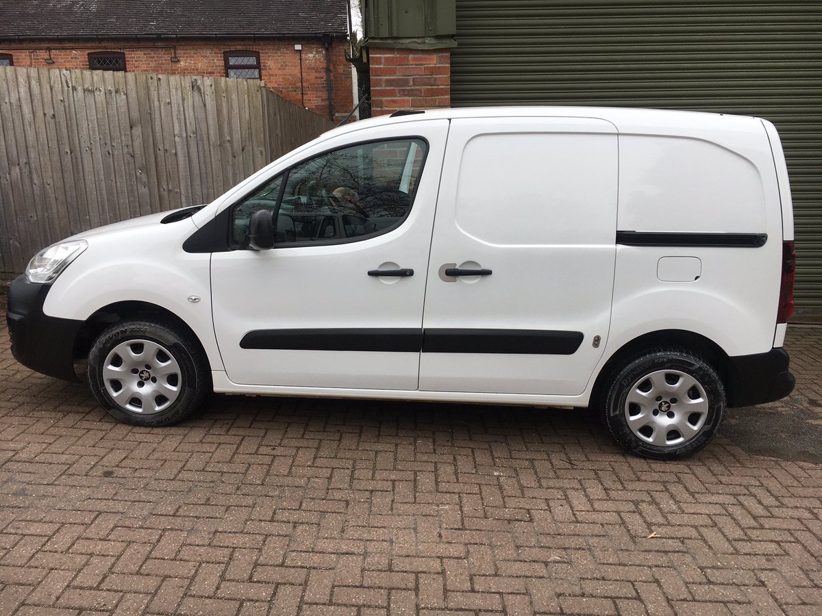 Really nice to see Gizz and Chris again this morning! Collecting their second van <a href="/ChrisYorkUK/">Chris York</a> <a href="/GizzButt/">Gizz Butt</a> Thanks for the signed promo stuff. Looking forward to seeing you boys on tour