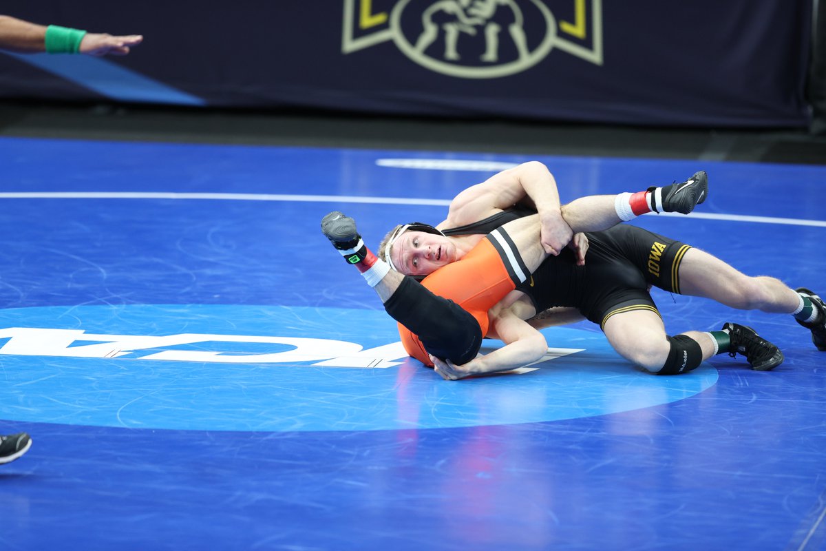 Hawks_Wrestling's tweet photo. Young wins 3-2 and finishes the tournament in 7th place. 

#Hawkeyes #NCAAWrestle https://t.co/bjpTNmGVaS
