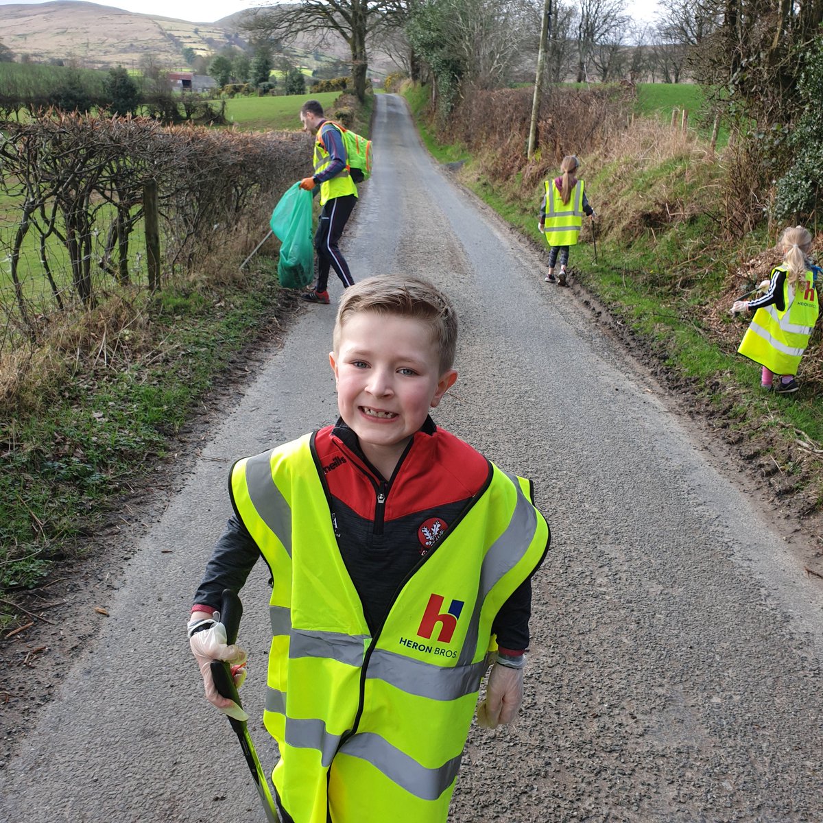 neilbrads's tweet photo. Really enjoyable afternoon helping in the Ballinascreen Litter Pick, very well organised by @ScreenGAA &amp; An Rath Dubh. We collected loads of litter and saw some great views from the top of Dunlogan Road. @HeronBros hi-vis came in handy again this year! https://t.co/CPriz2RHXr
