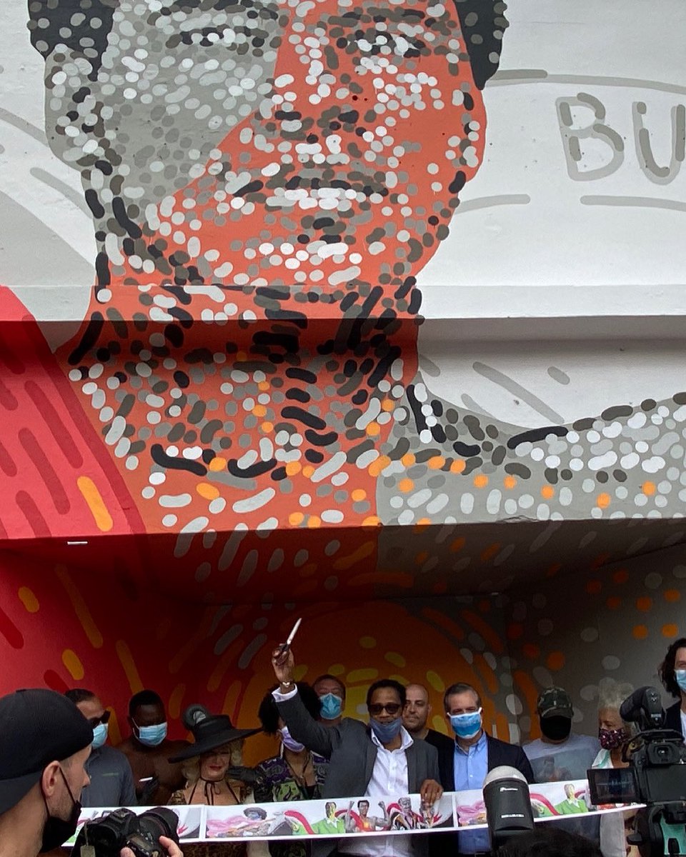 TroyEWright's tweet photo. It’s official The Washington Avenue Business Improvement District on Miami Beach unveiled the first Mural on Washington Avenue. Jackie Gleason, Muhhamad Ali, Prince, Versace , Jayne Mansfield #wavepositive #MiamiBeach #SouthBeach https://t.co/cjHeMBUJTI