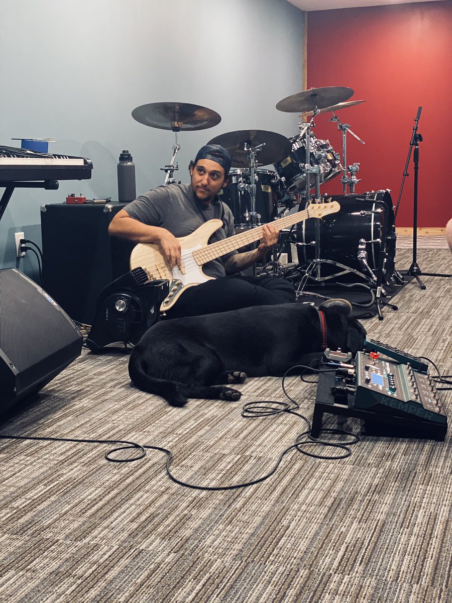 codyweavermusic's tweet photo. First night in the #barnstudio was a success. Tons of creative energy and possibilities. From idea to complete in just under 2 years. So excited 🤘 https://t.co/OyqP7DR0XH