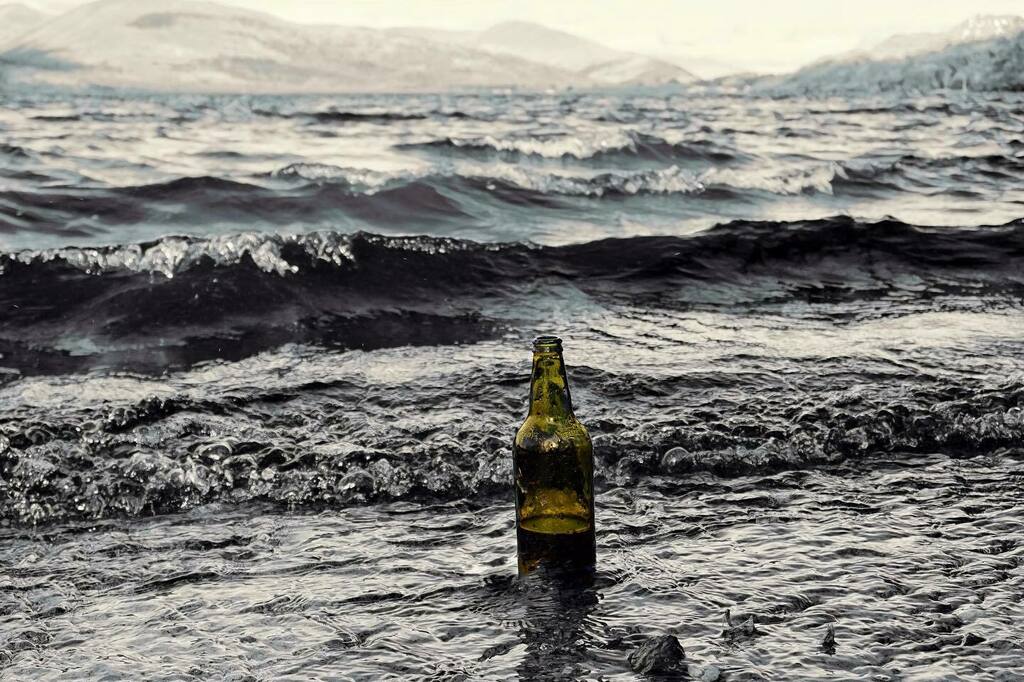 Omarlitt1e's tweet photo. A message in a bottle. Without a message. Just a bottle really. 
.
.
.
.
.
.
#ilovescotland #scotlandtrip #lochlomond #scotlandsites #scotlandtravel #scotland_greatshots #lochdown #scotland_lover #scotlandexplore #historicscotland #travelscotland #scotla… https://t.co/LzMOHydG10 https://t.co/NwUTVlevfF