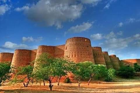 DrSadiaKamal1's tweet photo. اج توں بعد ساکوں سرائیکستانی سڈیا آکھیا تے لکھیا ونجے ساکوں کوئی جنوبی پنجابی نہ سڈے نہ آکھے نہ لکھے اساں سرائیکی ھیں تے اساں انشاءاللہ آپنڑاں انج صوبہ گھنسوں پورے 23 ضلعیں دا سرائیکیستان اساں کل وی سرائیکی ھاسے اج وی سرائیکی ھیں تے ھمیش سرائیکی رھسوں https://t.co/LYj3aEJGLl