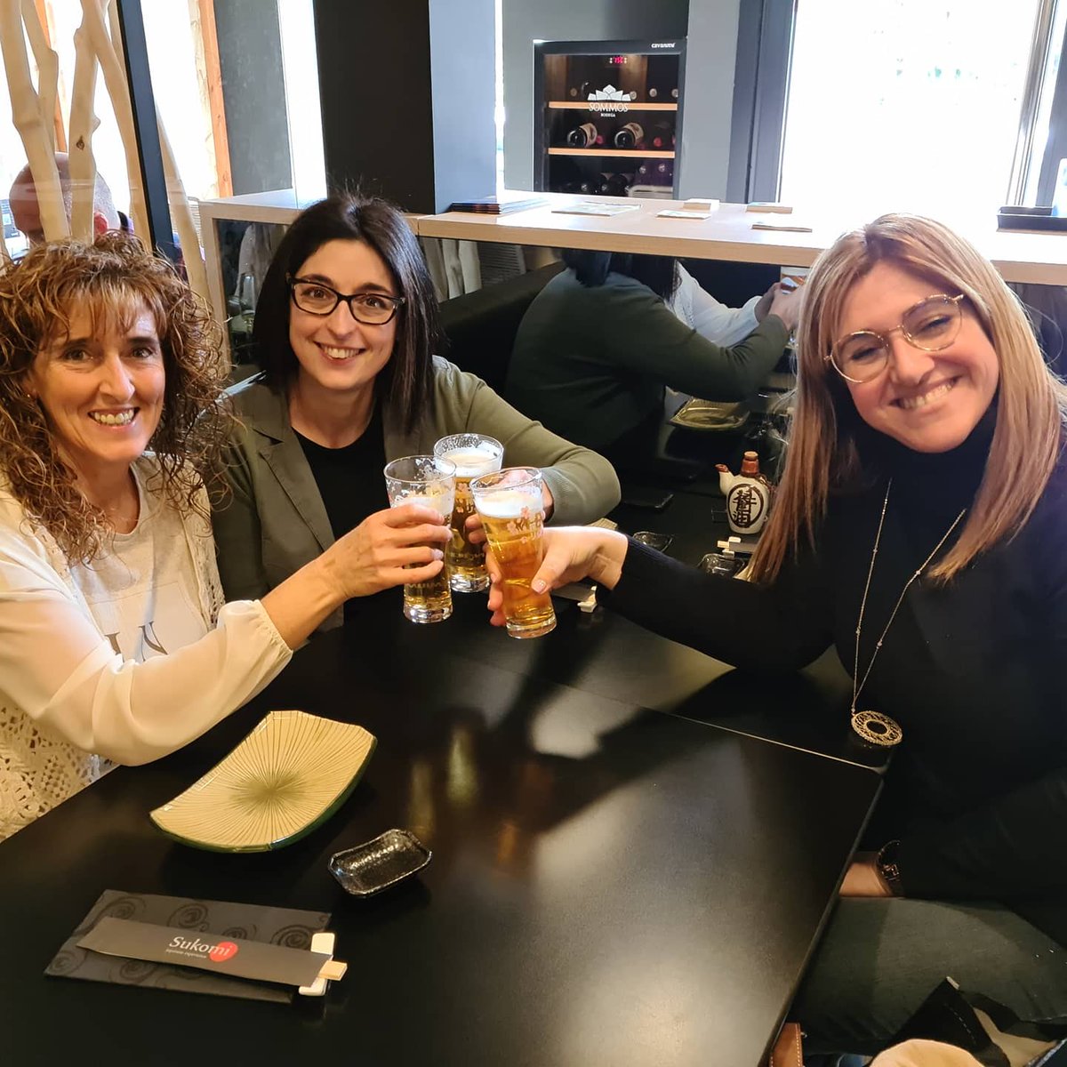 Disfrutant de un bon inici de cap de setmana en molt bona companyia. Les rises hu curen tot...