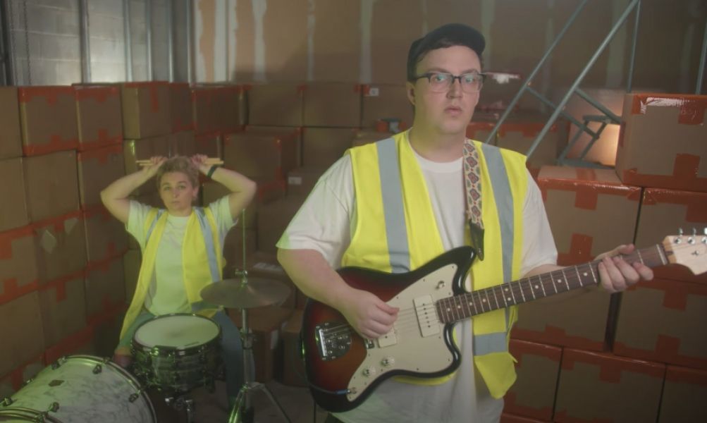 Chapel have shared a vibrant blink-and-you'll-miss-it new song. 

This is 'WOW' bit.ly/2OSFnsW