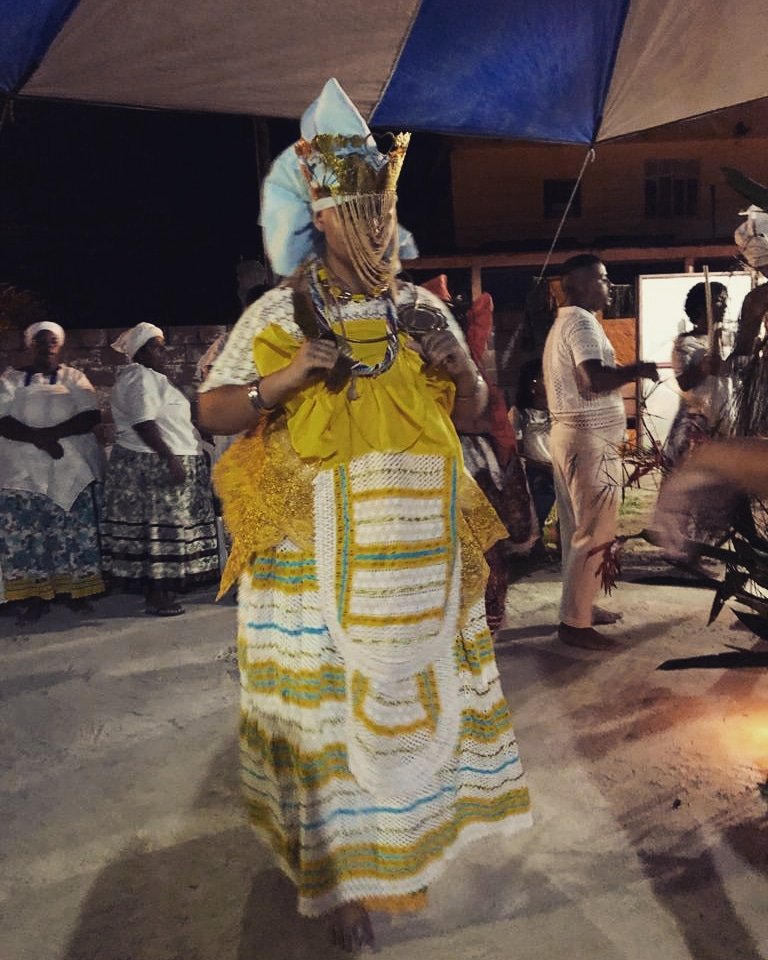 motumbaaxe's tweet photo. Que nesse sábado Mãe Oxum nos renove com suas águas levando todas as energias negativas, e que nos ajude a lutar todos os dias nessas batalhas da vida💛👑🌻 https://t.co/2YwipRPUUD