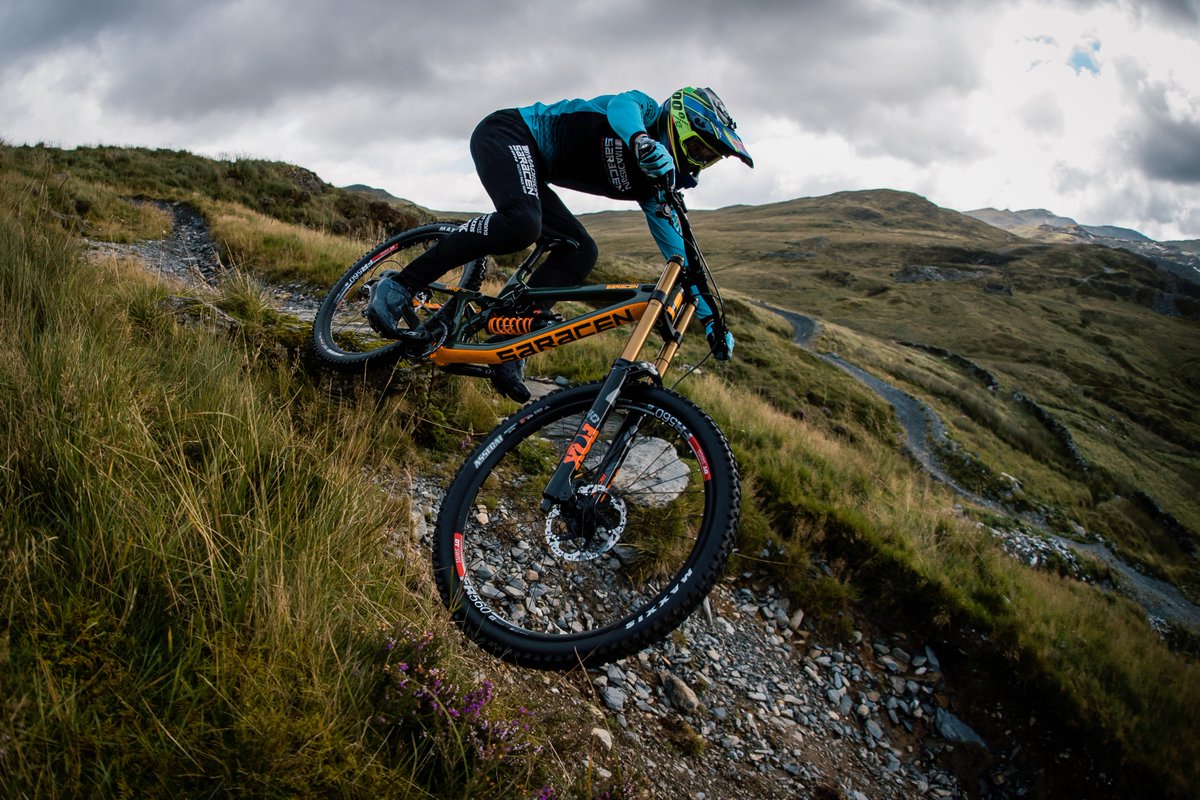 SaracenBikes's tweet photo. Matt Walker Racing taking us into the weekend onboard the Myst Team 👊⁣
⁣
The days are counting down till we're back watching the Madison Saracen Factory Race Team pin a number on and go racing ⌛⁣
⁣ https://t.co/vFZaFrfIYb
