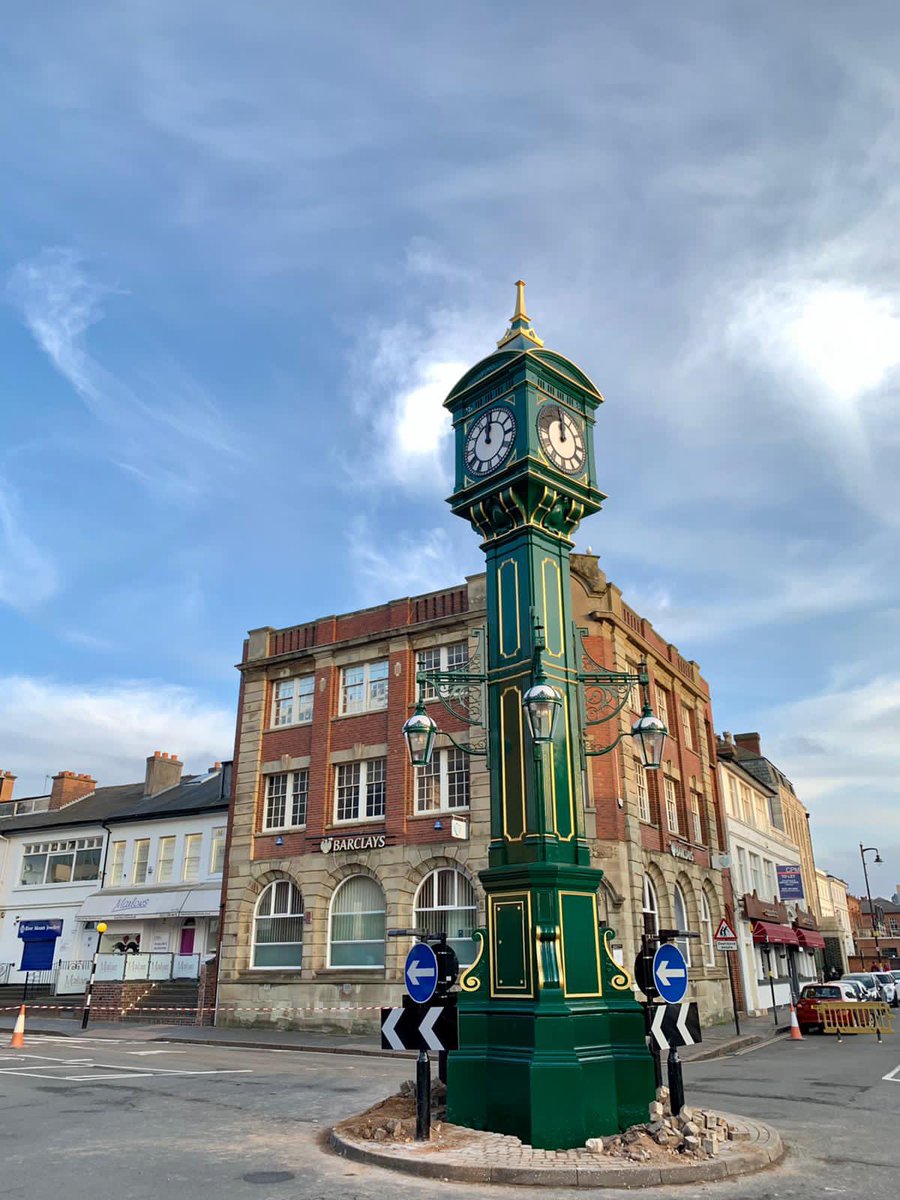 JQBID's tweet photo. And sheโs back! ๐ฐ๐ Beautifully restored by @SmithofDerby, weโre incredibly delighted to see the #ChamberlainClock return to its rightful place with a brand new interpretation panel as part of the #2Visions2Legacies project.
#TheClockisBack https://t.co/xjiiCBIZp7