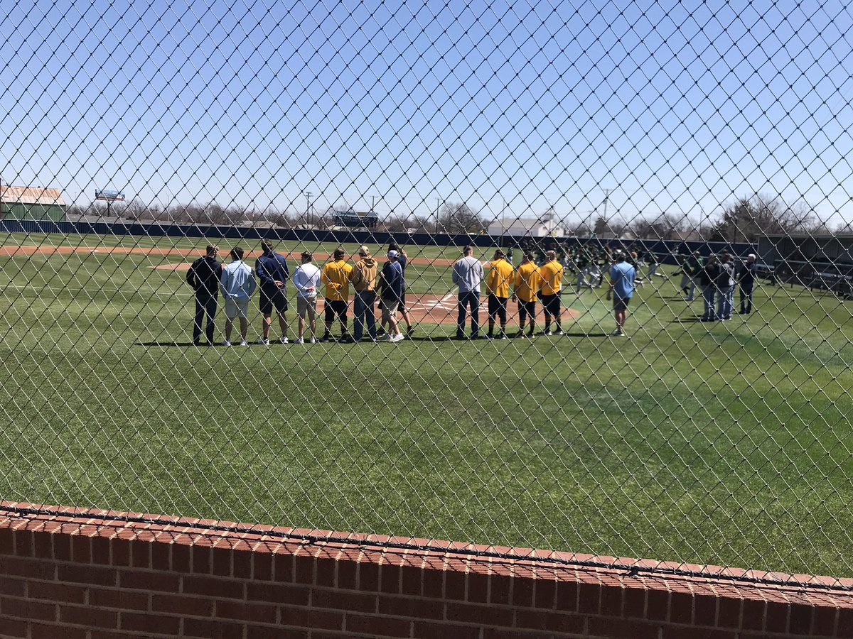 Lynn03Katrina's tweet photo. Great day for HPU baseball. Good turnout of HPU Alum too. So he game today. Started at 1:00 pm. Come on out! https://t.co/794EZ3Xln1