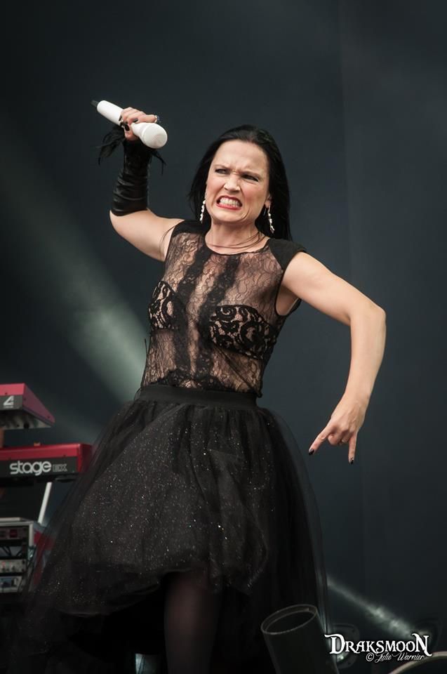 TarjaFrance's tweet photo. J'espère que vous passez tous un bon week-end ! 🤘🏻
Hope you're all having a good weekend! 🤘🏻
📸© @ draksmoon_photographie (with the permission)
#tarja #tarjaturunen #hellfest #hellfest2016 @tarjaofficial @hellfestopenair #metal https://t.co/KBNV9l26fM