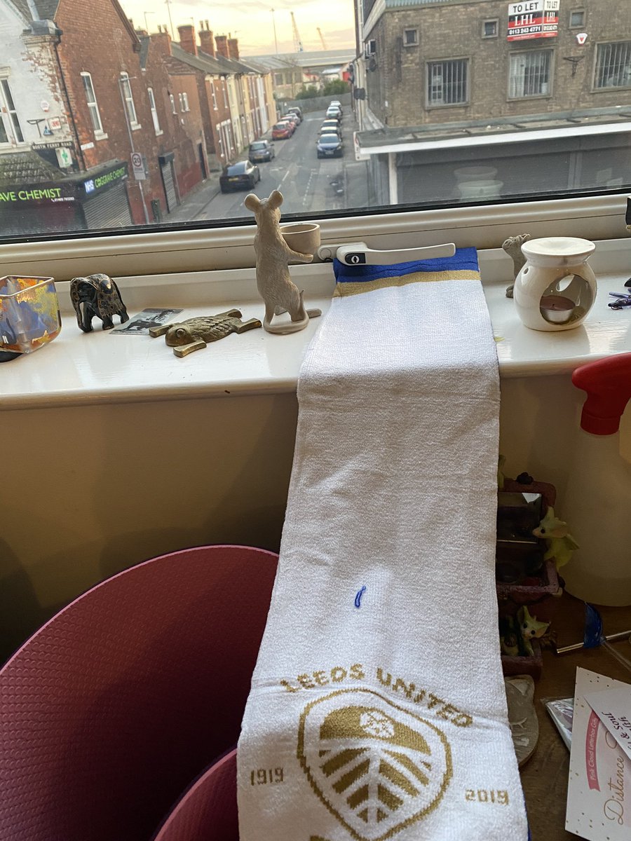 orangina17's tweet image. #RIPPeterLorimer #mot