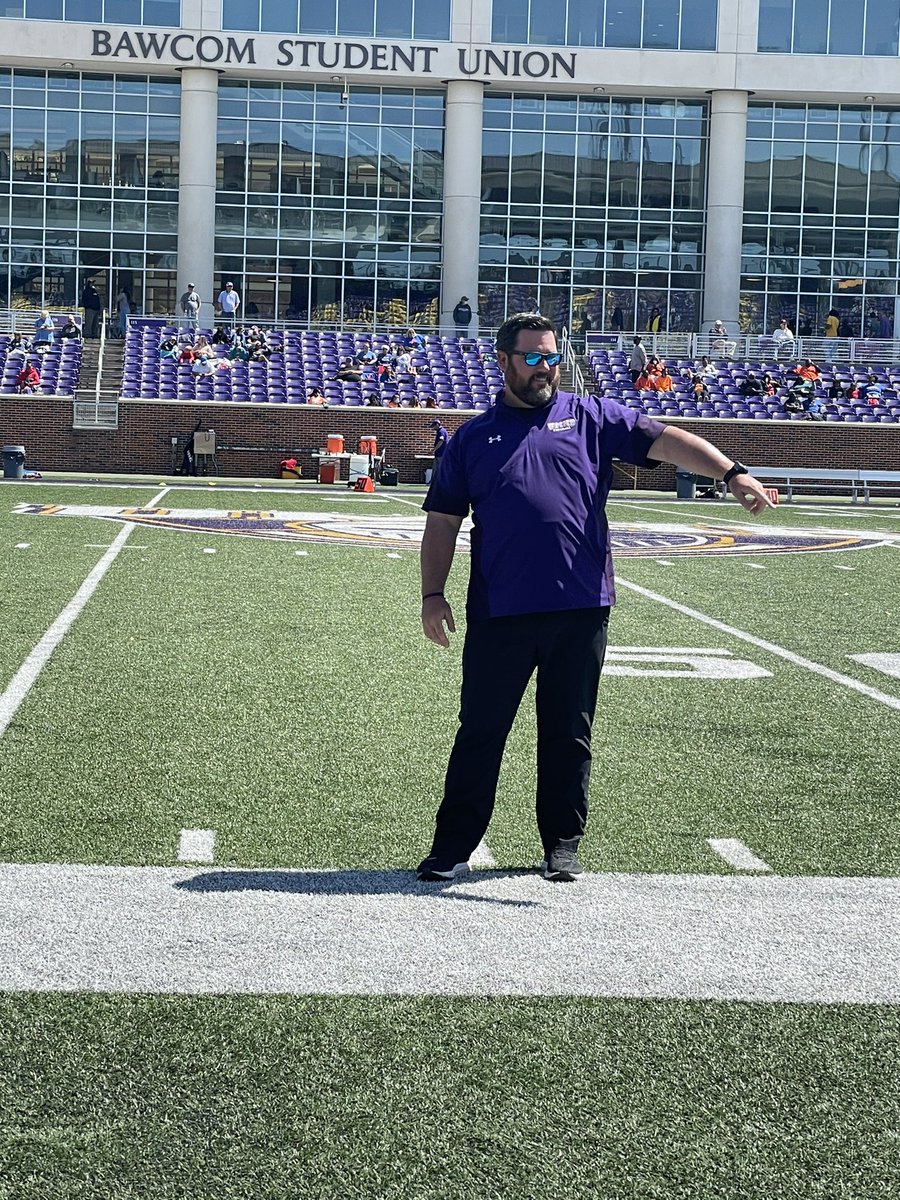 UMHB Equipment tweet media