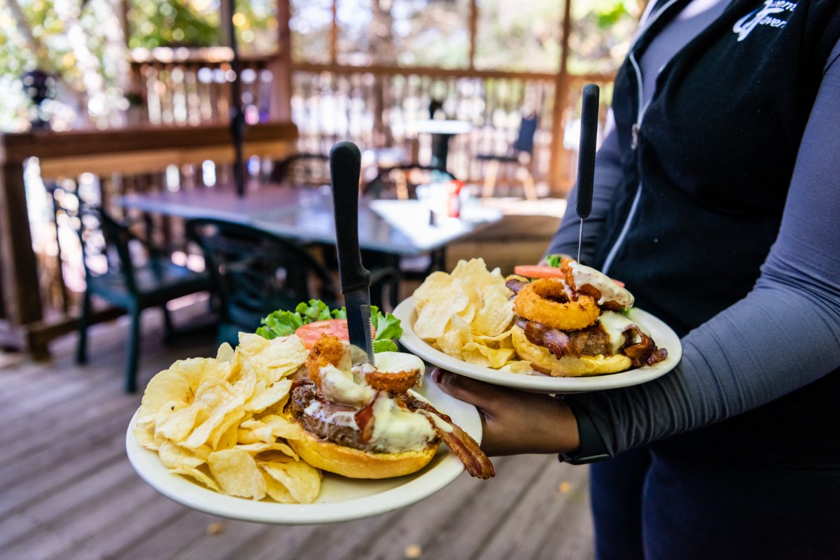 QuentinTavern's tweet photo. Looking to support a local business and enjoy great food? Then you've come to the right place! https://t.co/YRVj97x9Kl