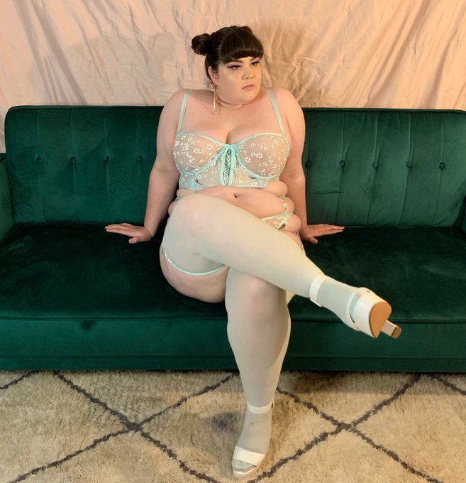 I have no business being this cute https://t.co/eXervIlsKm<a href="/tag/mvsales"class="tags"><span>#mvsales</span></a>