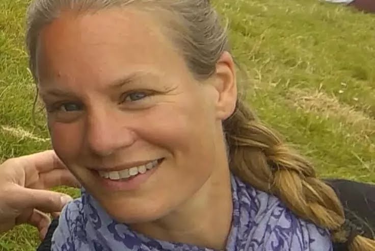 mariecoosemans's tweet photo. Une fois de + une femme perd la vie par la violence de son mari.
Une fois de + des policiers vont devoir dire à 4 enfants que 
"Papa a tué Maman"
Une fois de + cette femme avait porté plainte et n'a pas été protégée par notre justice.
Qu'elle repose en paix 😭🖤🙏🏿
#MagaliBlandin https://t.co/CAzWcQWC8E