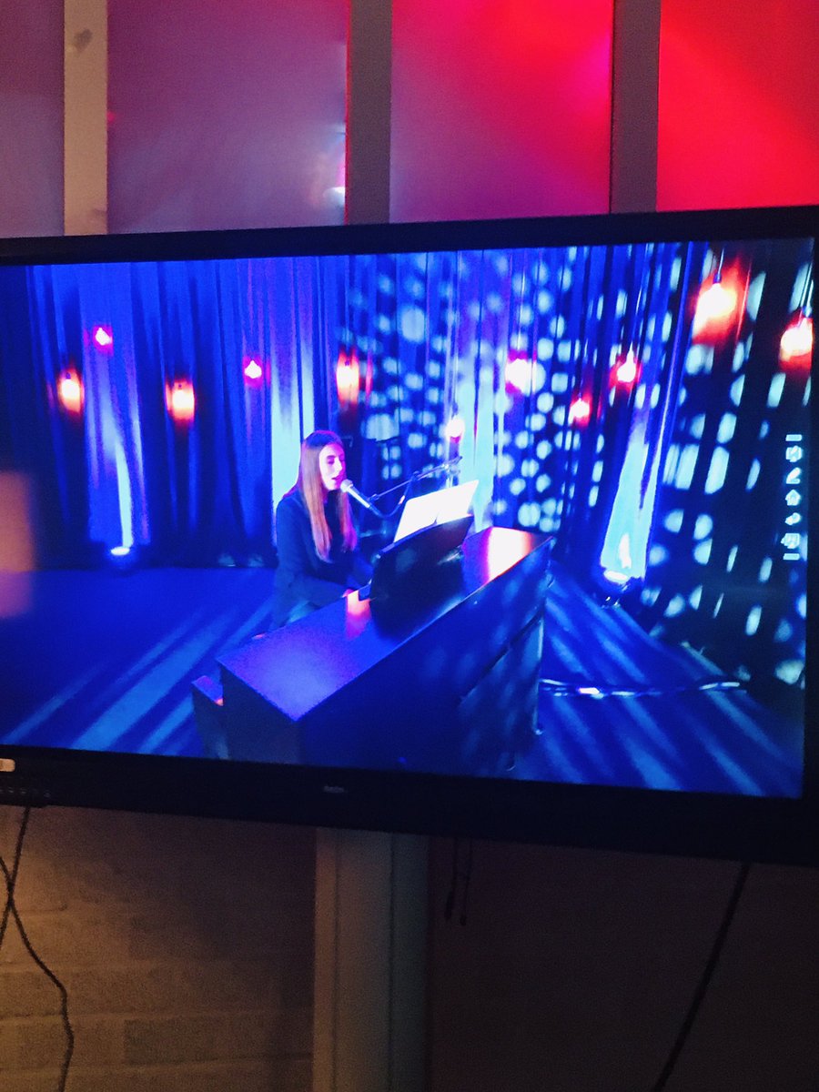 Eerder ook al inspirerende talks van <a href="/DelocalizedD/">DelocalizedDanny</a> en <a href="/zelfstudie/">koentimmers</a> en weeral prachtige muziek van <a href="/vanGalenLisa/">Lisa van Galen</a> !
#fieropdeuhasselt <a href="/TEDxUHasselt/">TEDxUHasselt</a> <a href="/uhasselt/">Universiteit Hasselt</a>