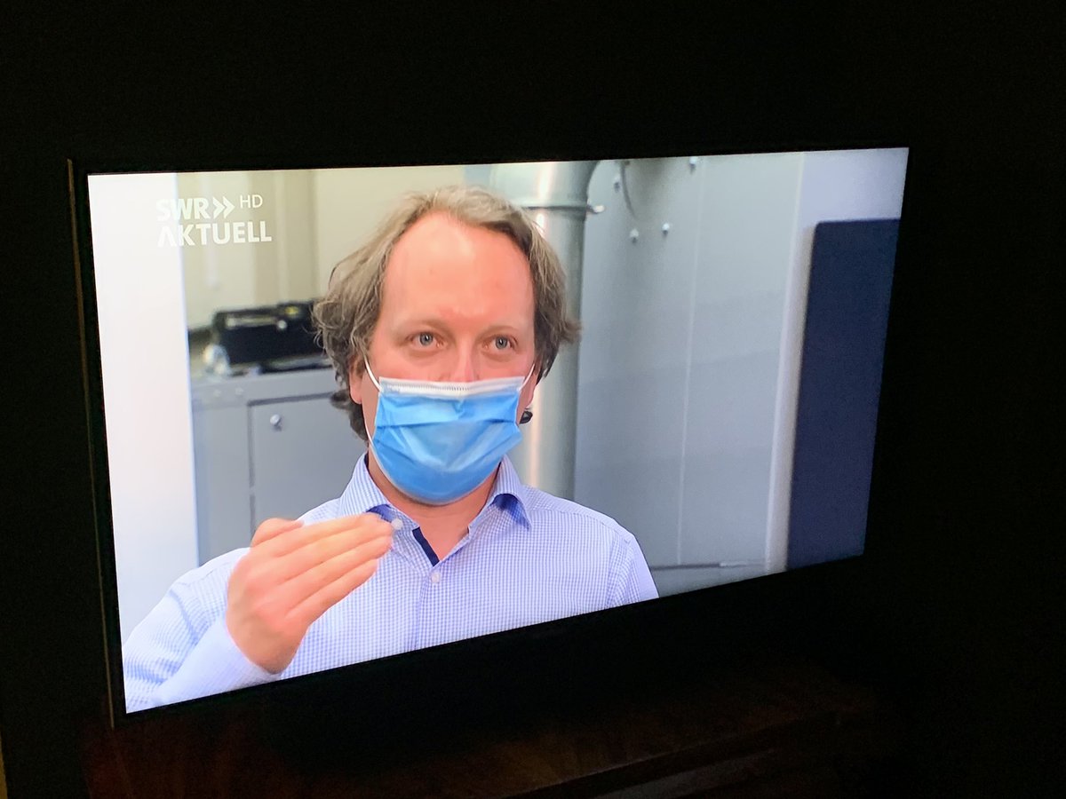 #KuenstlicheIntelligenz gerade <a href="/SWRAktuellBW/">SWR Aktuell BW</a> - mit der gesamten Familie gespannt zugehört- danke <a href="/Julia_Duwe/">Julia Duwe</a> und Ihrem Team mit Jens Ottnad et al. für die tolle Arbeit <a href="/TRUMPF_News/">TRUMPF</a> #TruLaserCenter im Einsatz!! 👍🏻