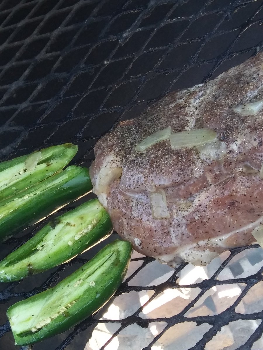 tammy4u2nv's tweet photo. Oh shit!! The cutest little pork roast is gettin' Ooky smoked today. Using my secret sop!! #soppin 'N #moppin' #yardjolliez https://t.co/IKBJ7ywWmZ
