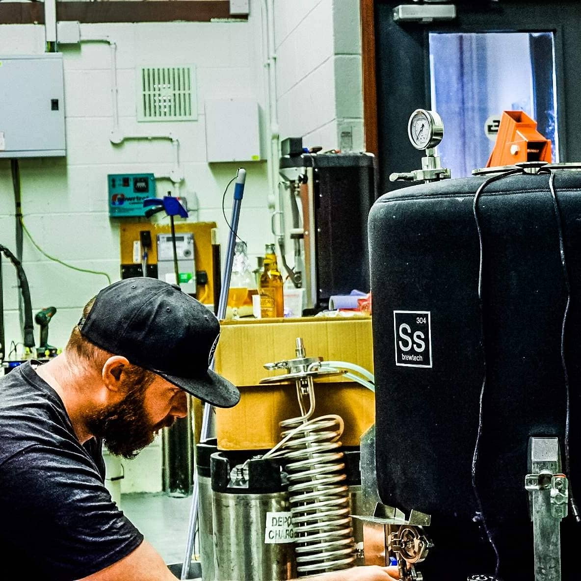 Devilstonebrew's tweet image. Still Shot from a promo vid we are having made.
This shows me doing what I love best. Blending the highest quality natural ingredients and playing with shiney stainless stuff to make delicious beer. Something I feel very grateful for to able to do for a living.