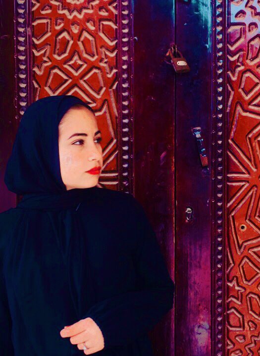 عِنْدما يعجز الإنسان عن إخراج مابِداخله يبكي