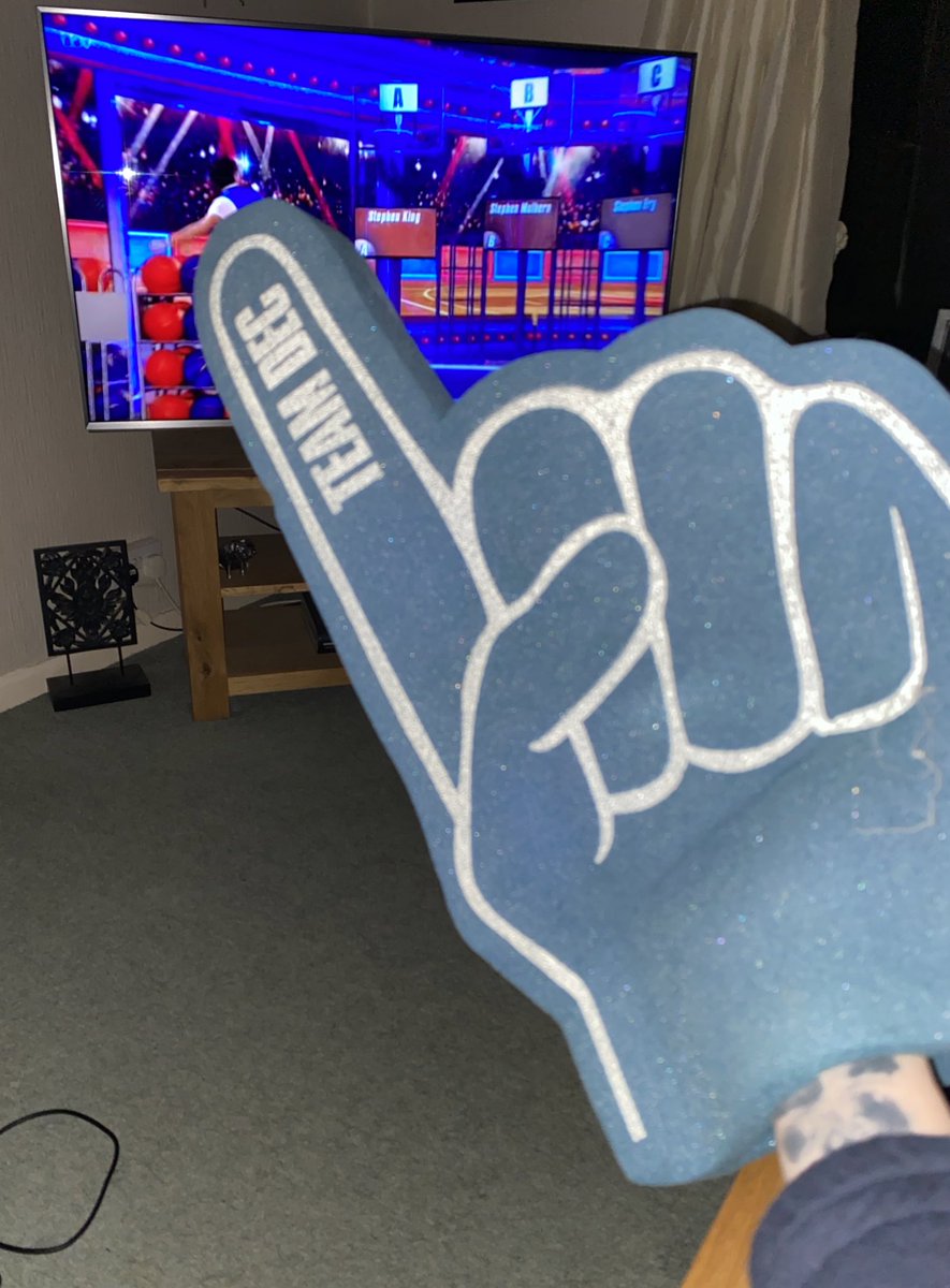 Inscarll's tweet photo. Letโs go Team Dec ๐๐
#antvsdec #SaturdayNightTakeaway @antanddec https://t.co/dkDE72TMsk