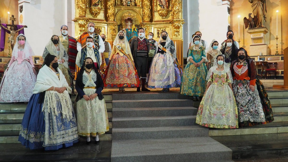 murilloipalomar's tweet photo. St. Josep mereixia una Ofrena en condicions, i gràcies a la nostra parròquia, poguerem gaudir de una solemne i amena missa al nostre patró i una xicoteta Ofrena a la Mare de Déu dels Desemparats. #falles21enlinea #fallesvirtuals #juntsfemfalla #tornaremmésforts #tornarem https://t.co/zZhPEUMESY