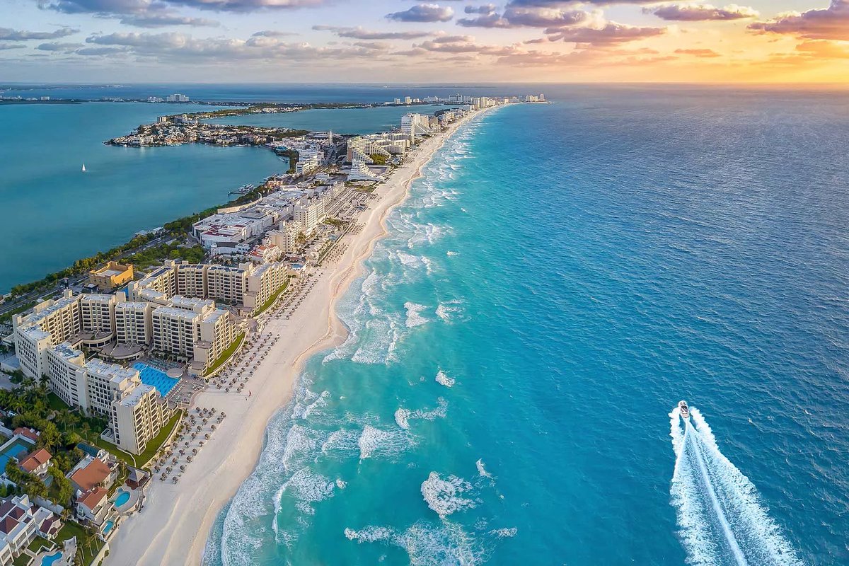 Liizaa95's tweet photo. Cancun vacation booked!😍 🌊 https://t.co/lLCh9F150n