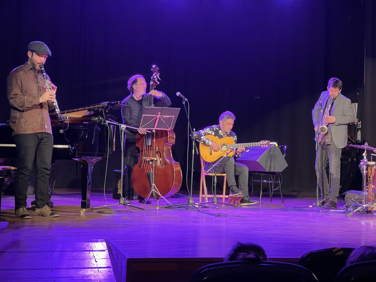 JCGCazcarra's tweet photo. III Ideal #Jazz de #Binéfar con @LaBejazz Música que une dos mundos #flamenco y #jazz transportándonos de un acorde, hasta el infinito.
@aytobinefar @DPHuesca https://t.co/NlKIMg2rwT