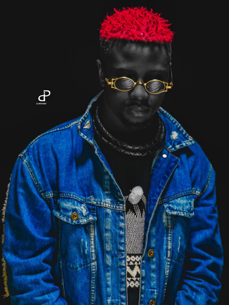 Nuances de couleurs !
Un jour tout est blanc, le lendemain tout est noir! 
Rouge symbole de puissance mais aussi de danger!
Bleu ciel!
Jaune lumière du soleil!
Symphonie de couleur avec @radjifashion qui sort toujours de l’ordinaire !

📸 <a href="/AbdoulayeTalla4/">inspiishoot</a>