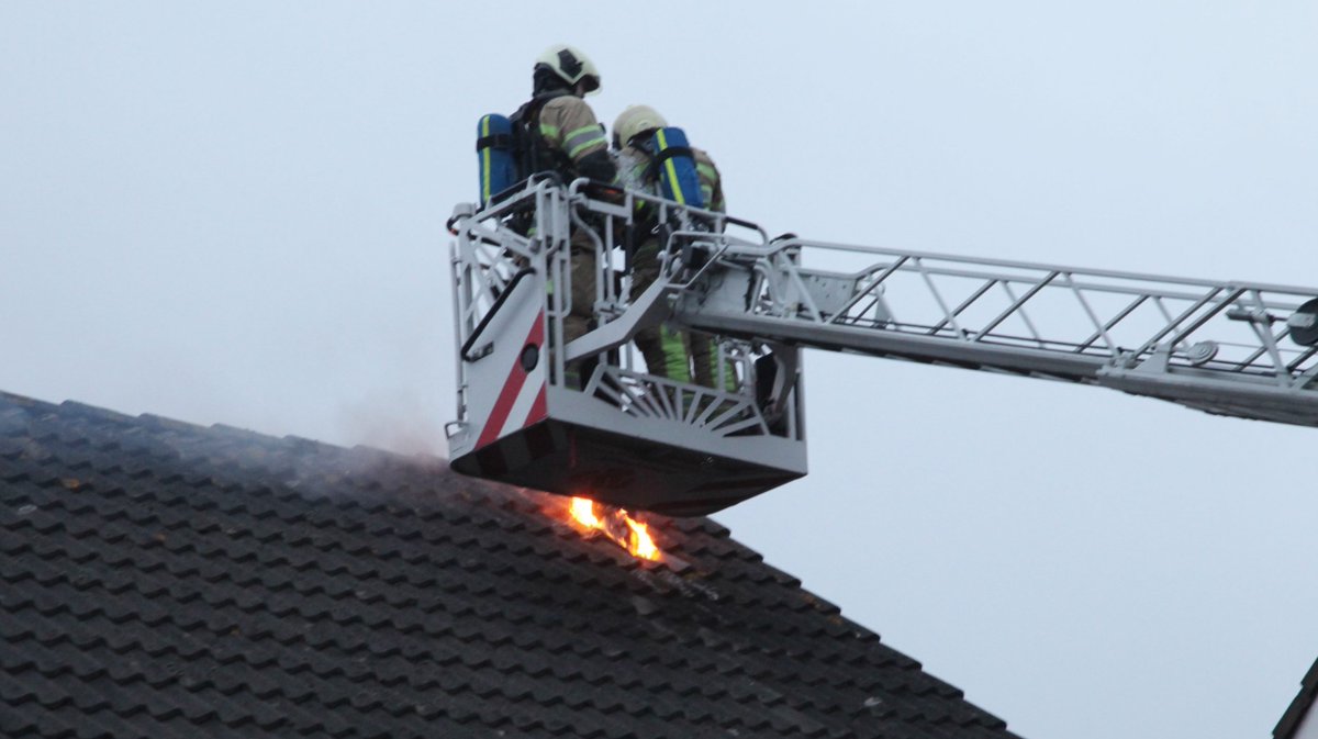 Schoorsteenbrand in Hoogland -..