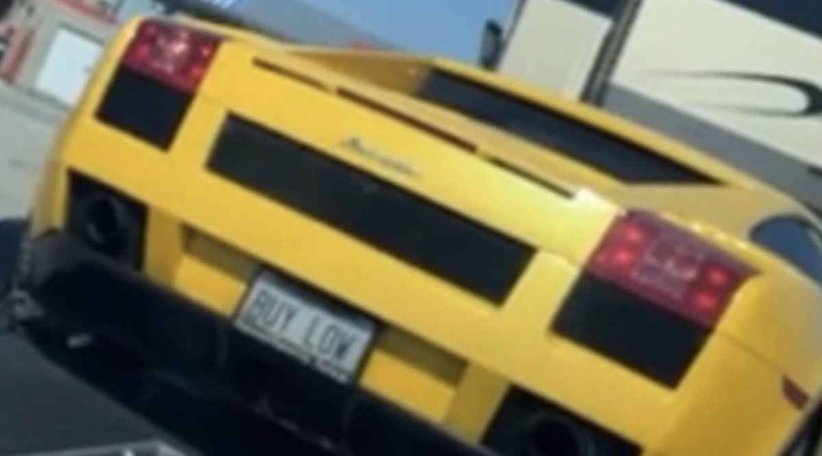 RT @TrungTPhan: License plate on this Lambo: “Buy Low”

https://t.co/Su0XX4fqdX https://t.co/nG1deM56aV
