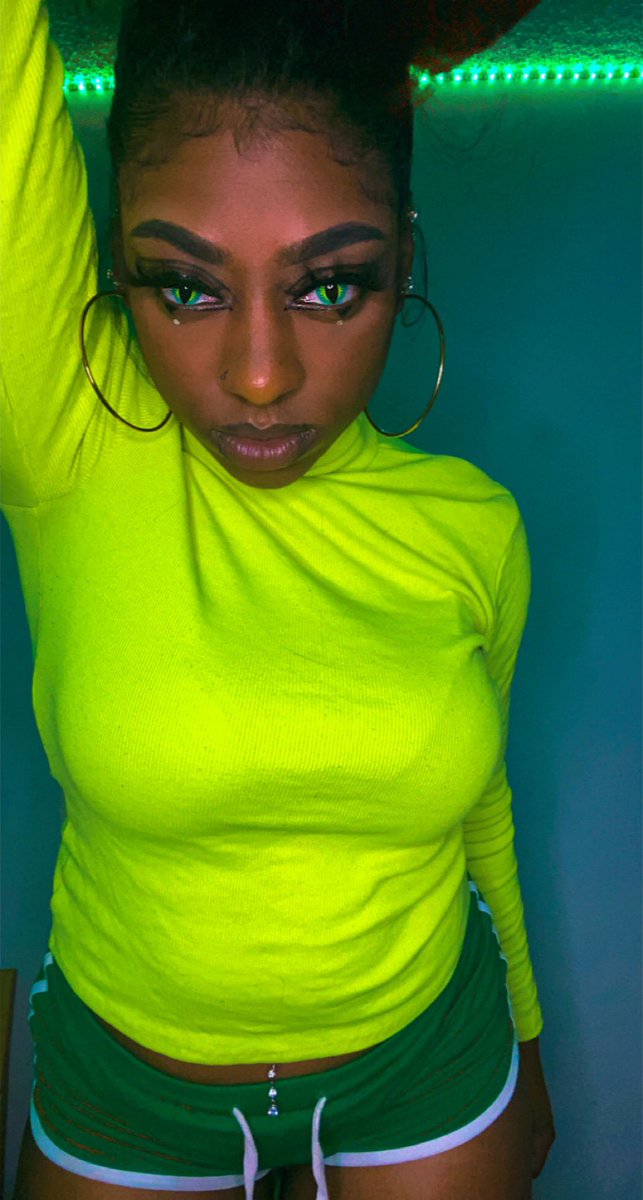 HeelsAnd_Ciroc's tweet photo. New profile pic full picture https://t.co/BGIRYpmuag
