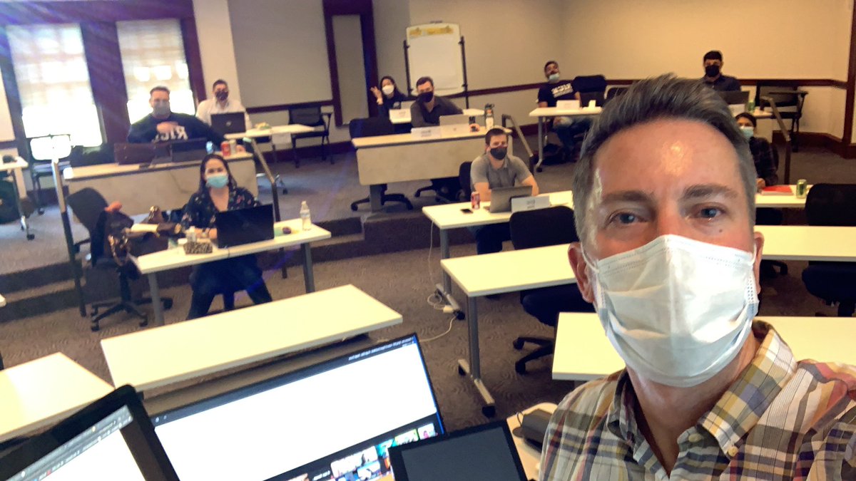 Teaching my second #DigitalMarketing class at <a href="/Rice_Biz/">Rice Business</a>.  Today’s topic: social media.