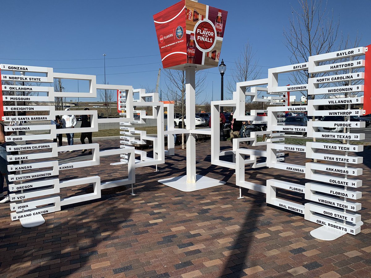 tdblodgett's tweet photo. 3D bracket @ Bottleworks District https://t.co/LbQL4VxJnm