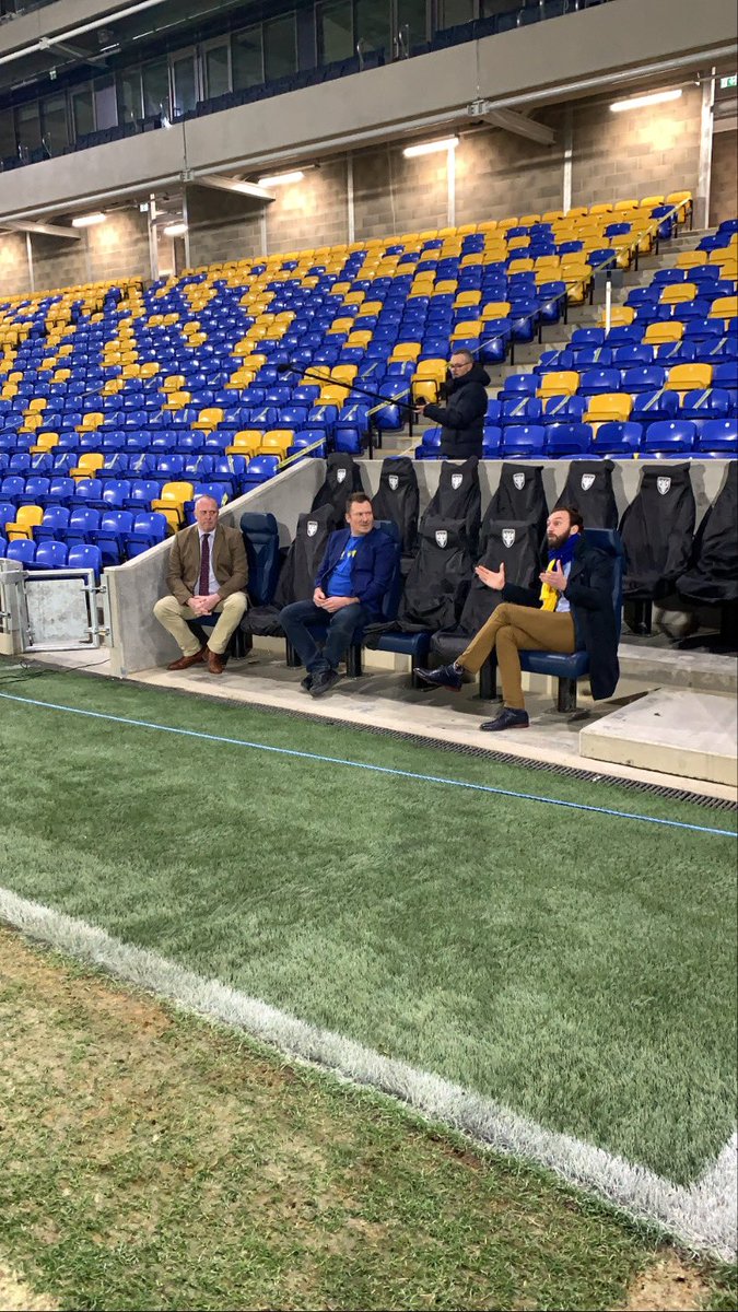 Are you watching?

bit.ly/LiveOneYear

#OneYearOfDLAG💙💛